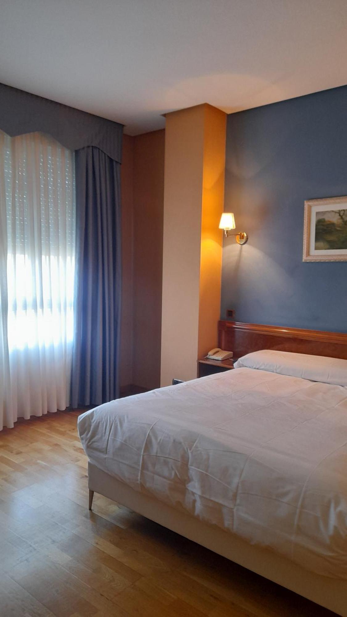 Hotel Las Moreras เลออน ภายนอก รูปภาพ